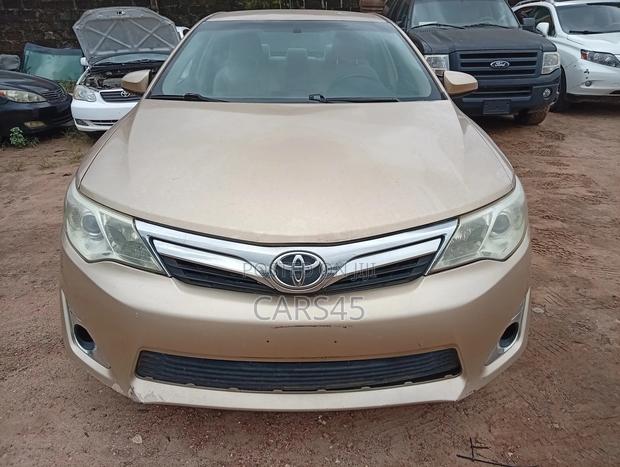 Toyota Camry 2011 Gold