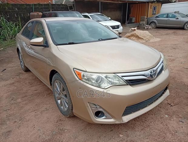 Toyota Camry 2011 Gold