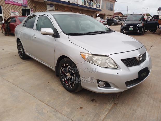 Toyota Corolla 2009 Silver