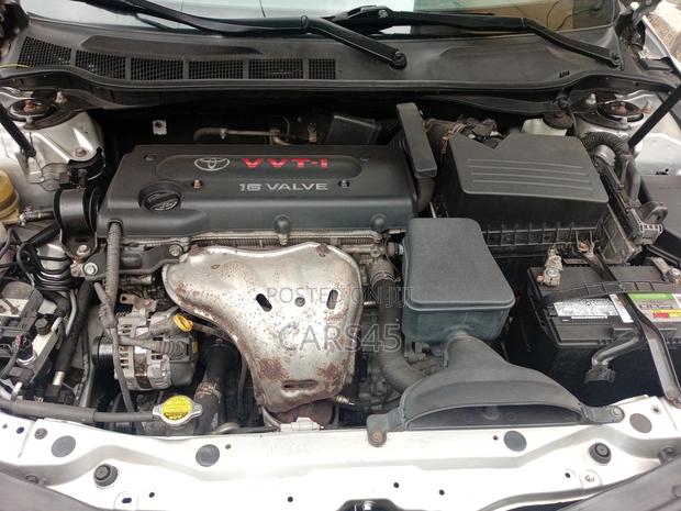 Toyota Camry 2009 Silver
