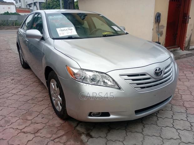 Toyota Camry 2009 Silver