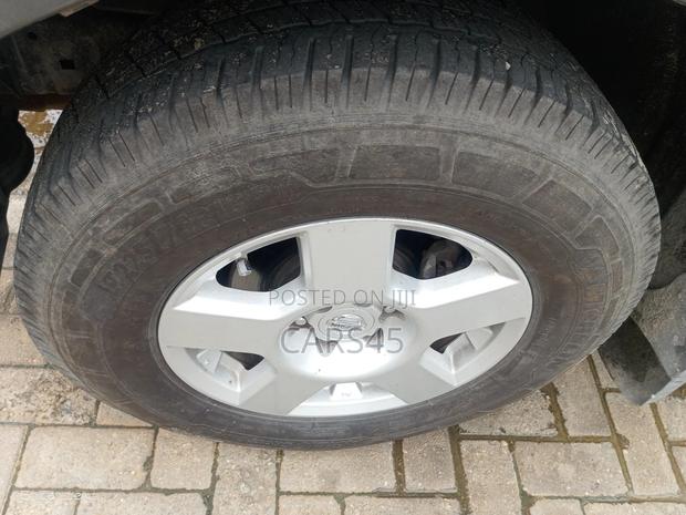 Nissan Frontier 2006 Gray