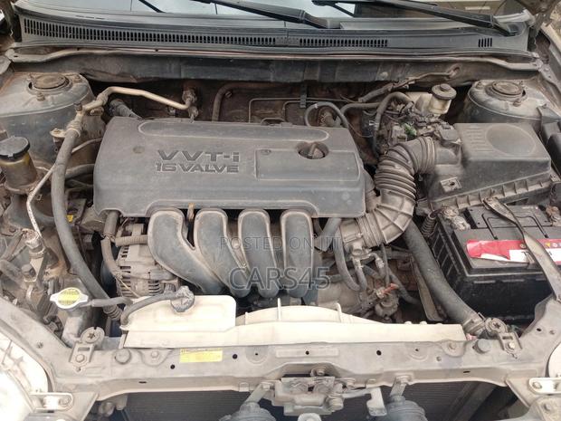Toyota Corolla 2005 Gray