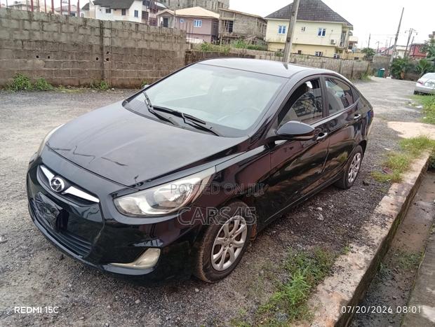 Hyundai Accent 2011 Black