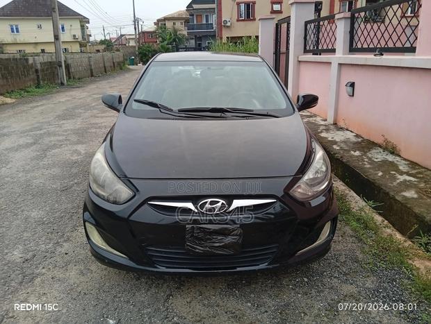 Hyundai Accent 2011 Black