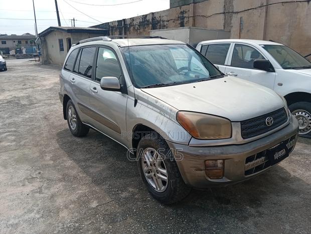 Toyota RAV4 Base AWD 2001 Silver