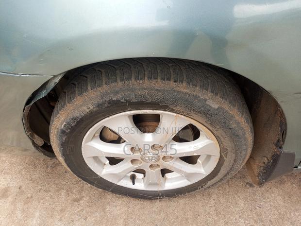 Toyota Camry 2011 Green