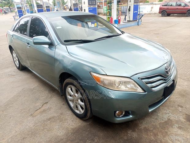 Toyota Camry 2011 Green