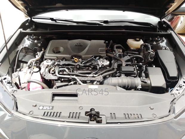 Toyota Camry SE 2025 Gray