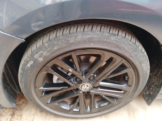Toyota Camry SE 2025 Gray