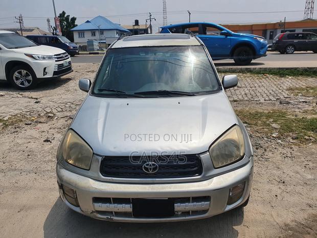 Toyota RAV4 2001 Blue