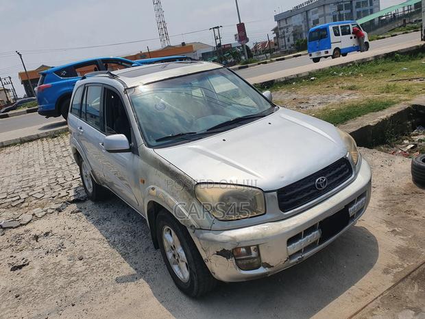 Toyota RAV4 2001 Blue