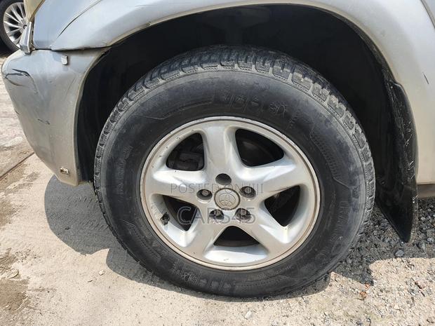 Toyota RAV4 2001 Blue