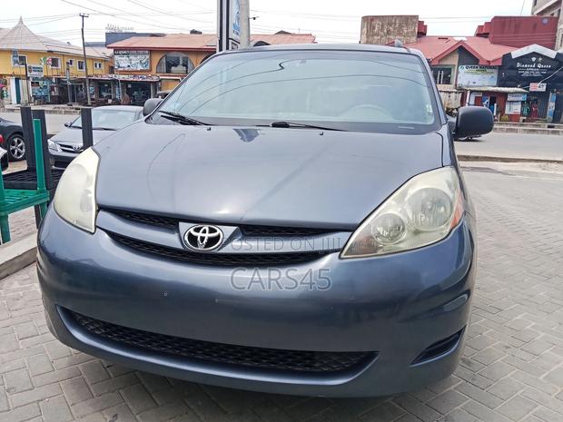 Toyota Sienna 2014 Gray