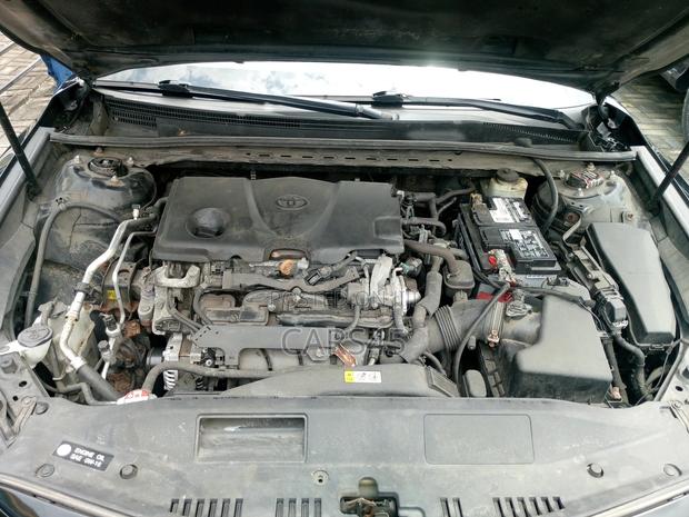 Toyota Camry SE FWD (2.5L 4cyl 8AM) 2018 Black