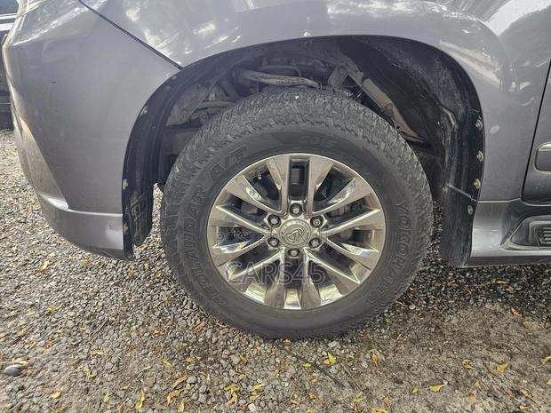 Lexus GX 460 Base 2017 Gray