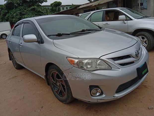 Toyota Corolla Base 4dr Sedan (1.8L 4cyl 5M) 2010 Silver
