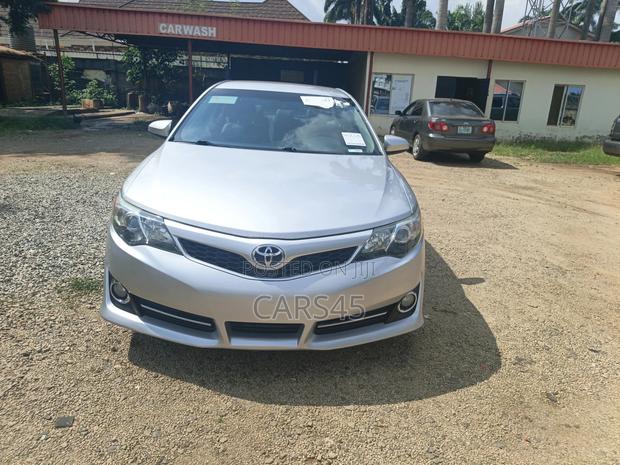 Toyota Camry 2014 Silver