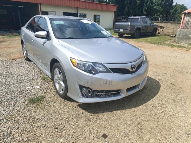Toyota Camry 2014 Silver