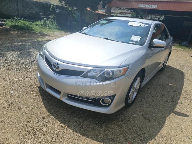 Toyota Camry 2014 Silver