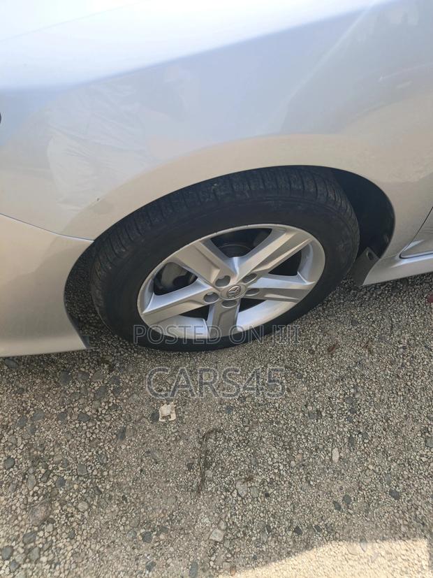 Toyota Camry 2014 Silver