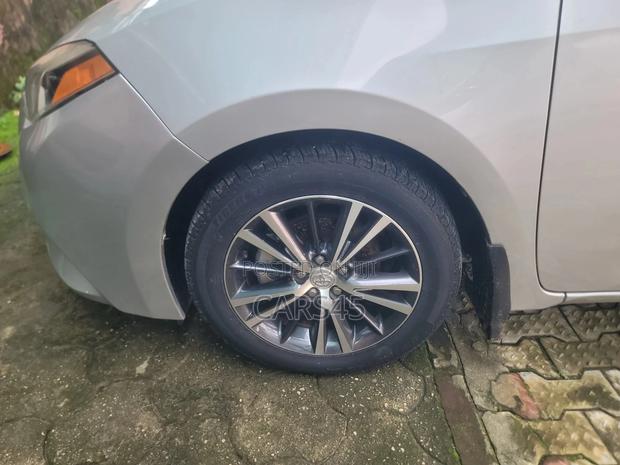 Toyota Corolla S Premium 4dr Sedan (1.8L 4cyl CVT) 2014 Silver