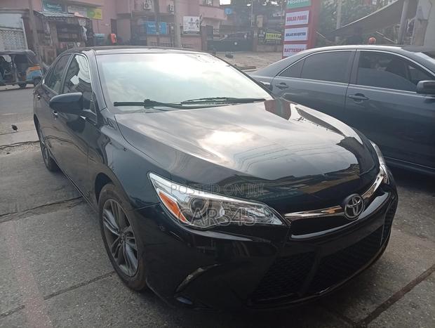 Toyota Camry 2017 Black