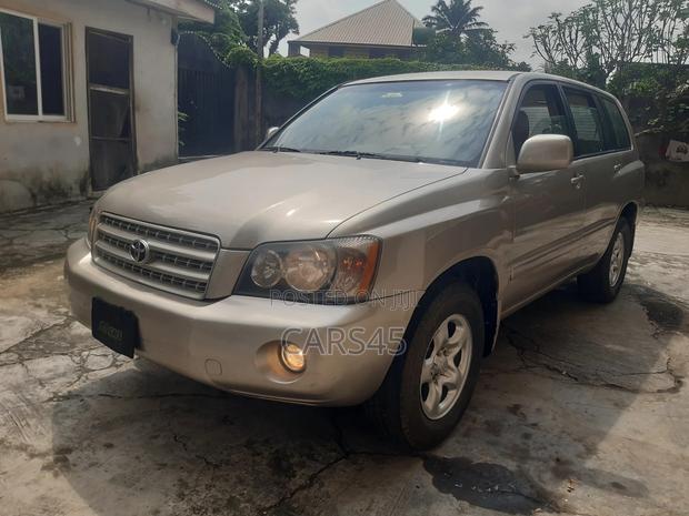 Toyota Highlander 2002 Gold
