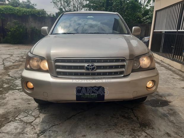 Toyota Highlander 2002 Gold