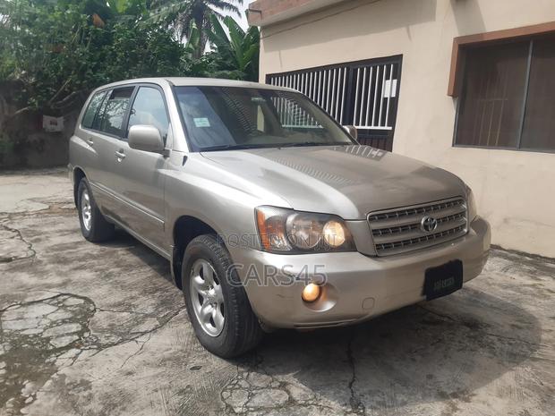 Toyota Highlander 2002 Gold