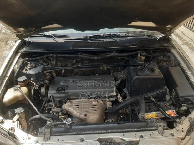 Toyota Highlander 2002 Gold