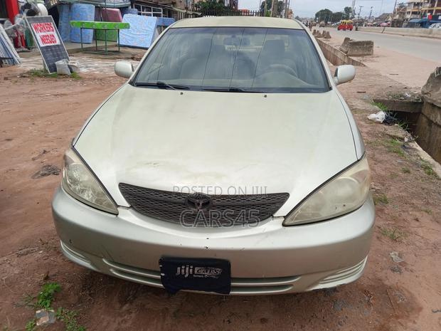 Toyota Camry 2003 Gold