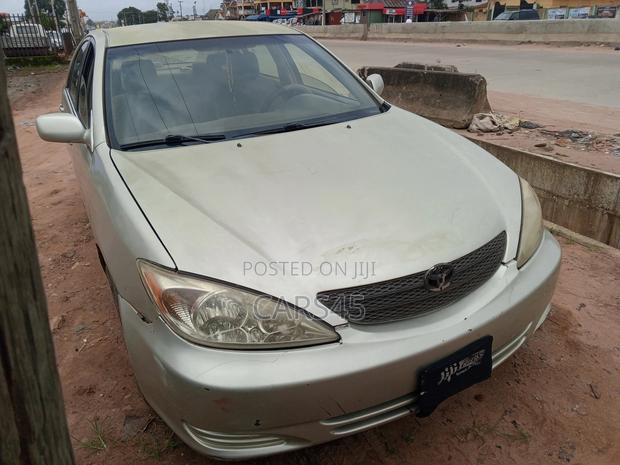 Toyota Camry 2003 Gold