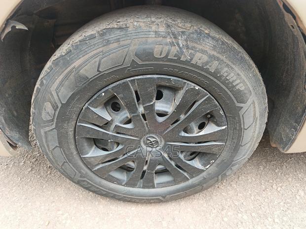 Toyota Sienna 2005 Gold