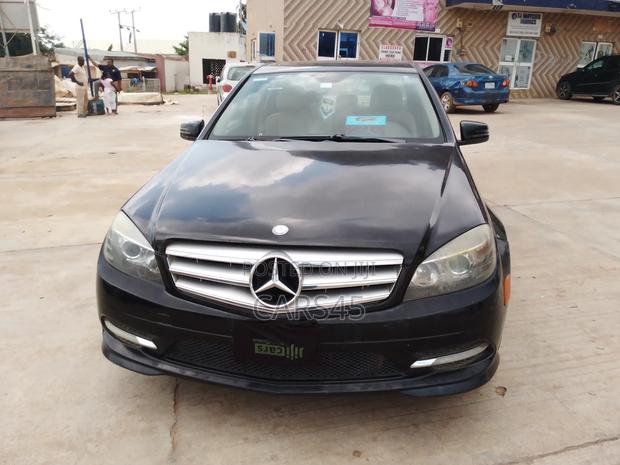 Mercedes-Benz C300 Luxury Sedan RWD (3.0L 6cyl 7A) 2011 Black