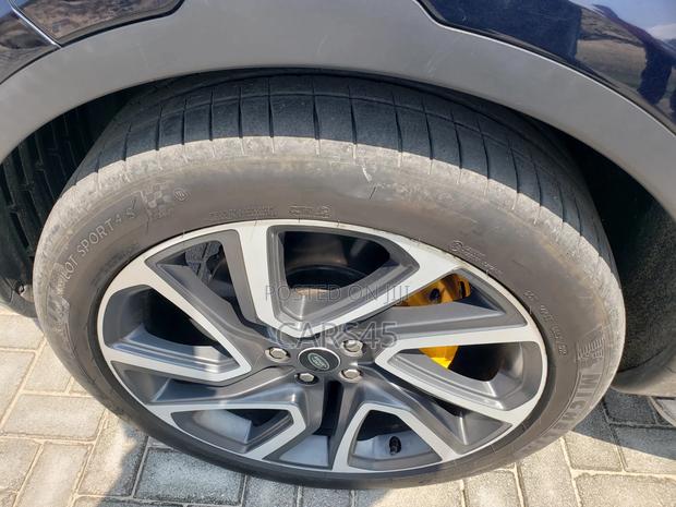 Land Rover Discovery 2020 Blue