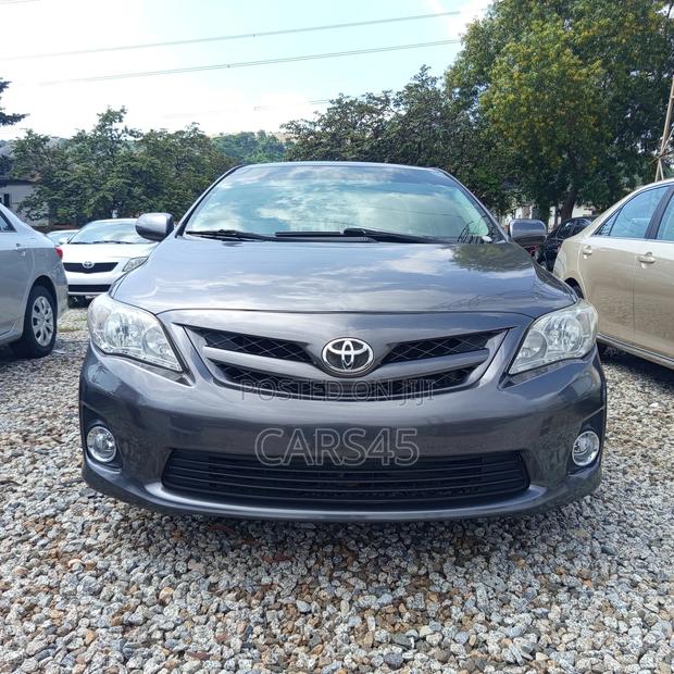 Toyota Corolla 2011 Black