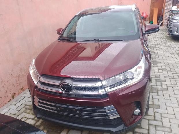 Toyota Highlander 2019 Burgandy