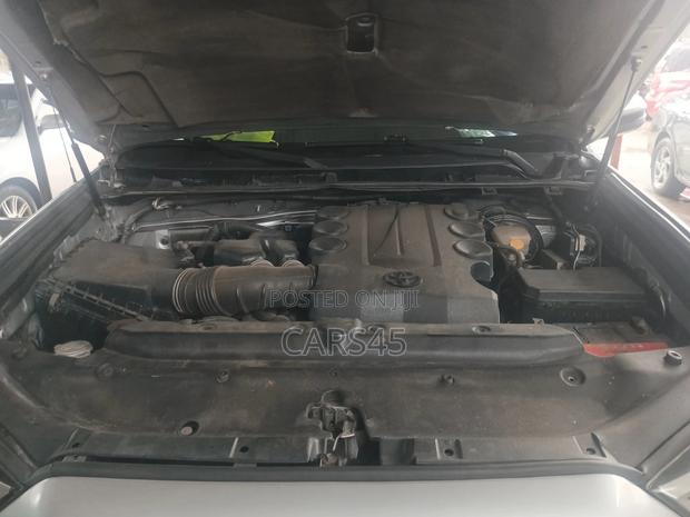 Toyota 4-Runner SR5 4WD 2012 Silver