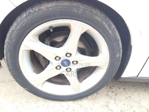 Ford Focus 2012 White