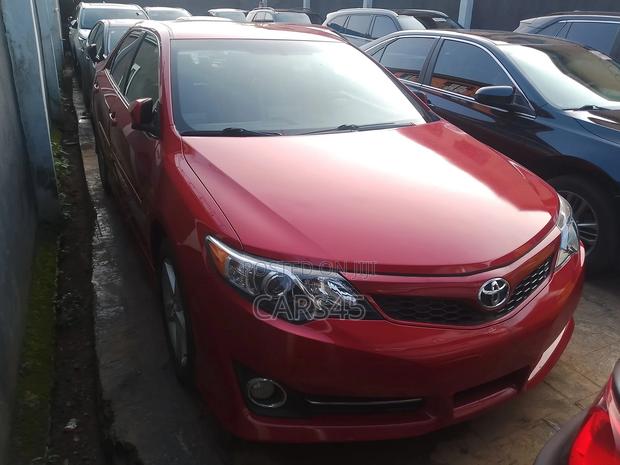 Toyota Camry 2014 Red