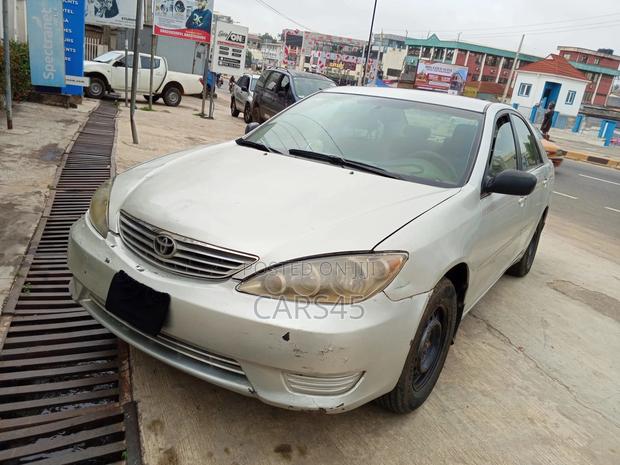 Toyota Camry 2005 Silver