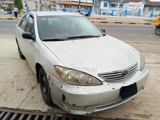 Toyota Camry 2005 Silver