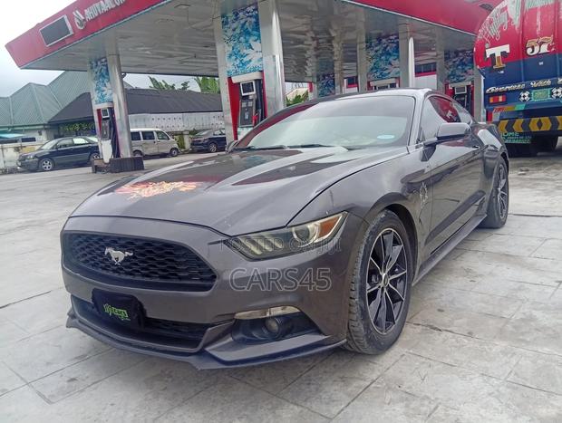Ford Mustang 2015 Gray
