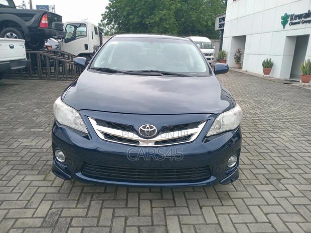Toyota Corolla 2013 Blue