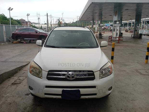 Toyota RAV4 2008 White