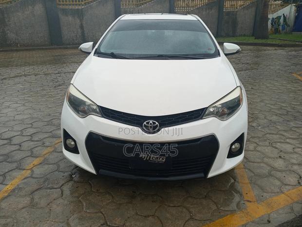 Toyota Corolla 2014 White