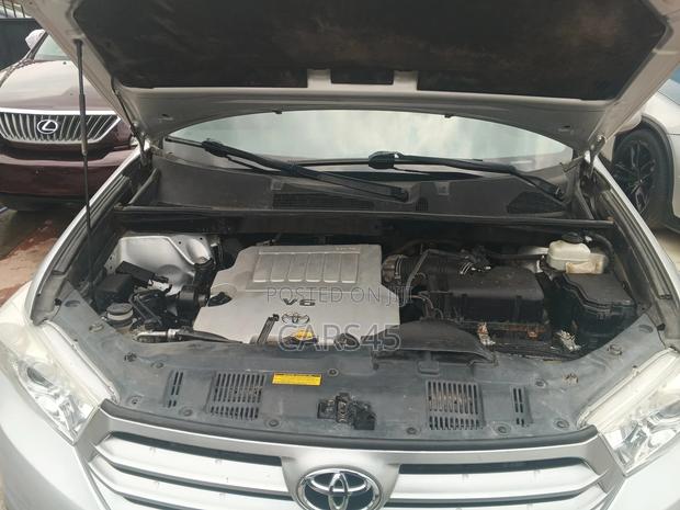 Toyota Highlander 2012 Silver