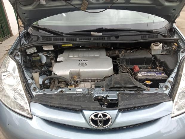 Toyota Sienna XLE 2007 Blue