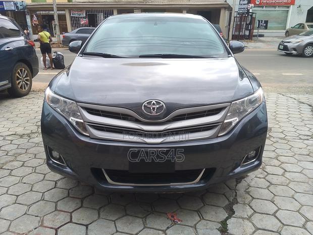 Toyota Venza AWD 2012 Gray